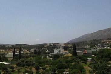 هتل Zakros Rooms Restaurant