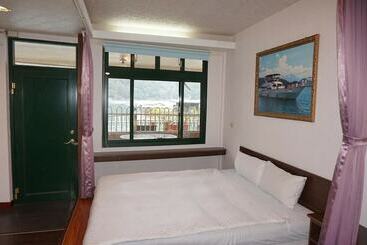 Lakeside B&b