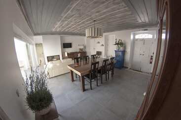 پانسیون Casa Do Adro