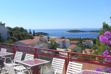 پانسیون Guesthouse Tea Hvar