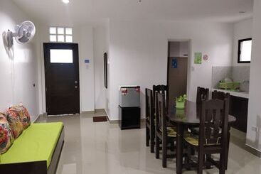 پانسیون Spacious Private Apartment At Laorenza Residences
