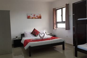 بنسيون Spacious Private Apartment At Laorenza Residences