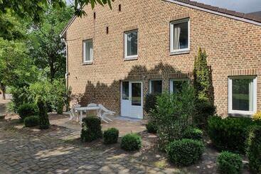 استراحتگاه Bungalowpark Landsrade