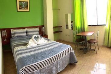 Общежитие Hostal Rodinn