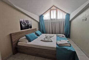 Arya Suites