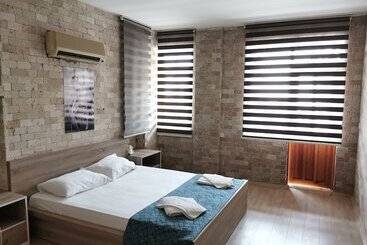 Arya Suites