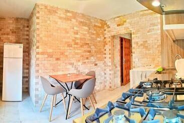 Arya Suites