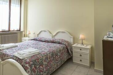 تختخواب و صبحانه Camere Mariella