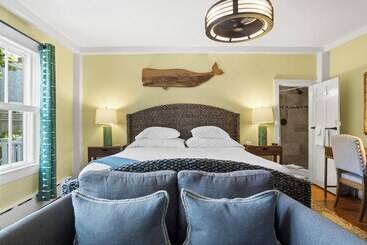 Bed and Breakfast Carlisle House Inn