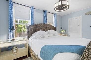 Bed and Breakfast Carlisle House Inn