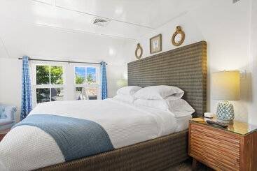 Bed and Breakfast Carlisle House Inn