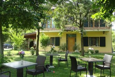 تختخواب و صبحانه Casa Monte Albano Experience