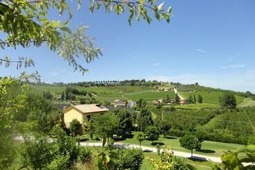 تختخواب و صبحانه Casa Monte Albano Experience