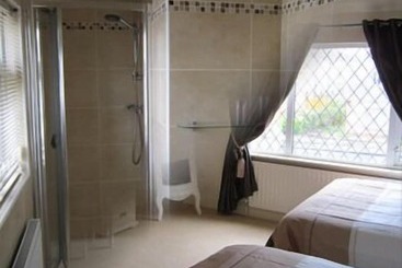 تختخواب و صبحانه Clare Manor