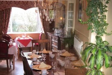 تختخواب و صبحانه Clare Manor