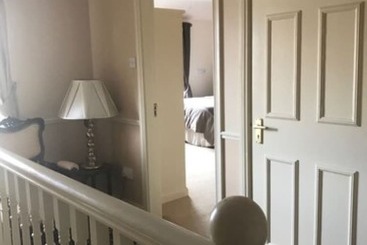 تختخواب و صبحانه Clare Manor