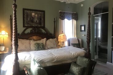 צימר Historic Iron Horse Inn