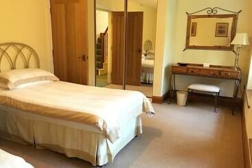 Hewenden Mill Holiday Homes