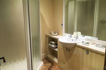 Hewenden Mill Holiday Homes