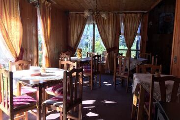 Hostal Arrayanes Del Lago