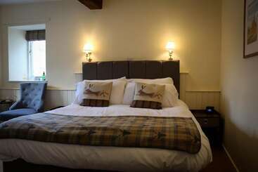 مسافرخانه Horse & Groom   Upper Oddington