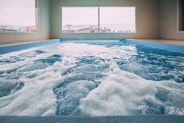 هتل Azalea Luxury Lodge