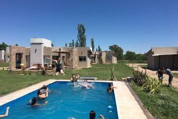 هتل Azalea Luxury Lodge
