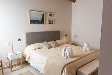 هتل Azalea Luxury Lodge