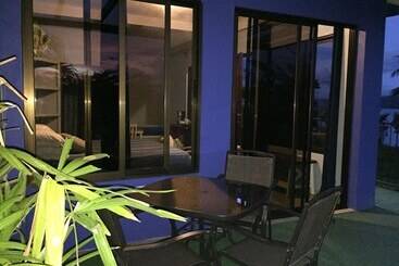 هتل Bluebay Bugenvil Lake Lodge
