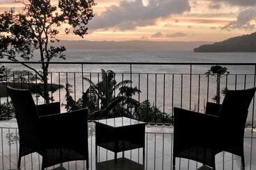هتل Bluebay Bugenvil Lake Lodge