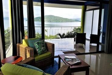 هتل Bluebay Bugenvil Lake Lodge
