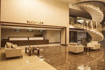 هتل Cherry Garden City & Spa