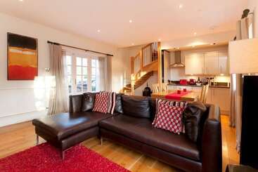 هتل Dbs Serviced Apartments   The Delven