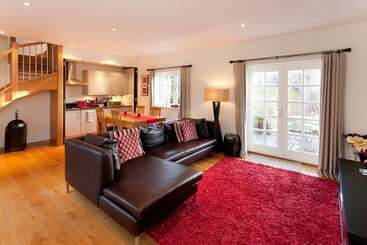 هتل Dbs Serviced Apartments   The Delven