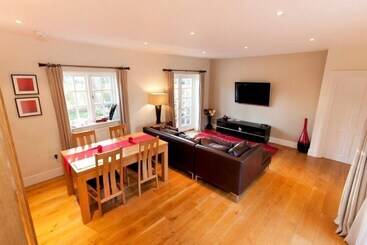 هتل Dbs Serviced Apartments   The Delven