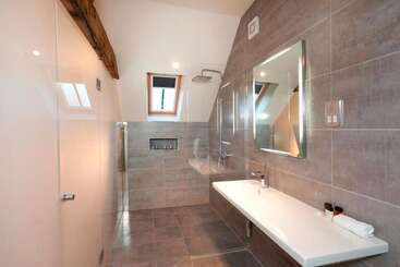 هتل Dbs Serviced Apartments   The Delven