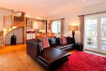 هتل Dbs Serviced Apartments   The Delven