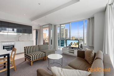 هتل Gold Coast Private Apartments