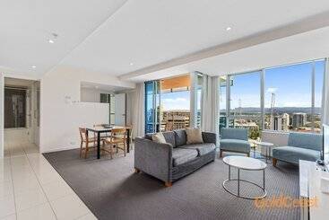 هتل Gold Coast Private Apartments