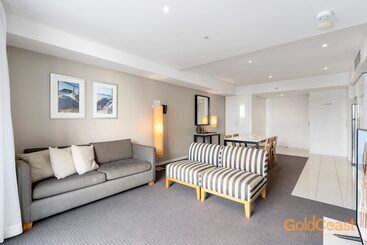 هتل Gold Coast Private Apartments