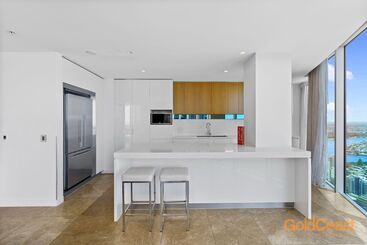 هتل Gold Coast Private Apartments