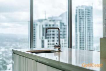 هتل Gold Coast Private Apartments