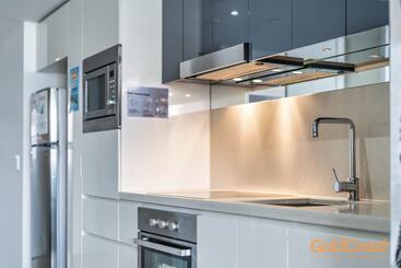 هتل Gold Coast Private Apartments