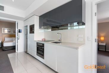 هتل Gold Coast Private Apartments