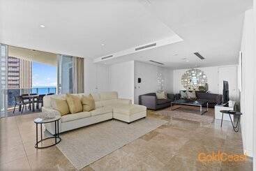 هتل Gold Coast Private Apartments