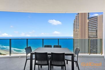 هتل Gold Coast Private Apartments