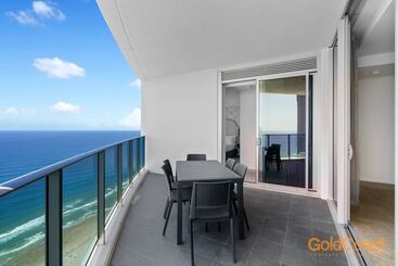 هتل Gold Coast Private Apartments