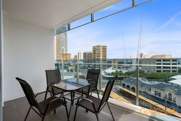 هتل Gold Coast Private Apartments
