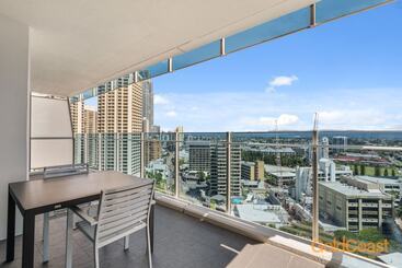 هتل Gold Coast Private Apartments