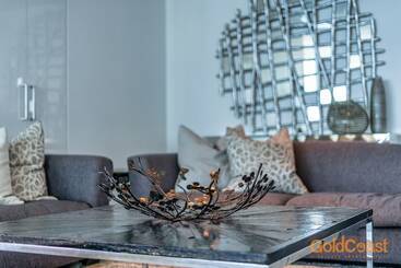 هتل Gold Coast Private Apartments